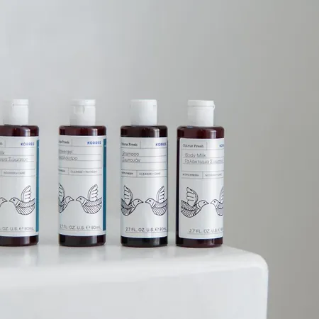 à La Residences 02 *