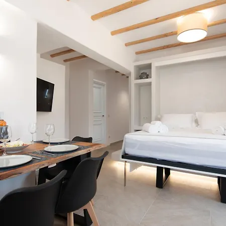 Apartamento à La Residences 02 *